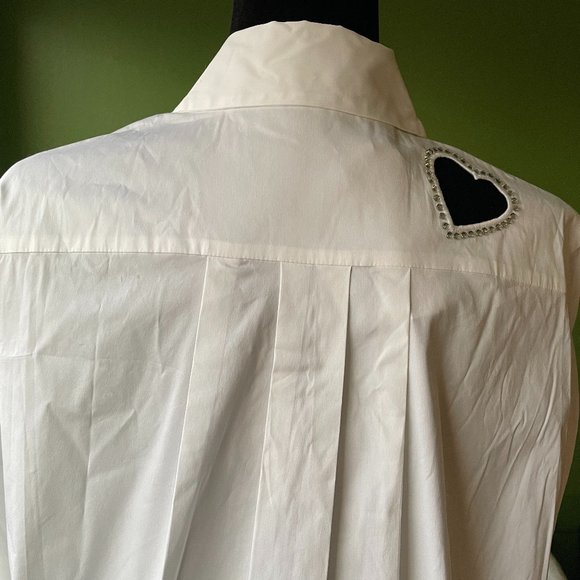 Alice + Olivia | Finely cut-out heart shirt - Picture 6 of 12